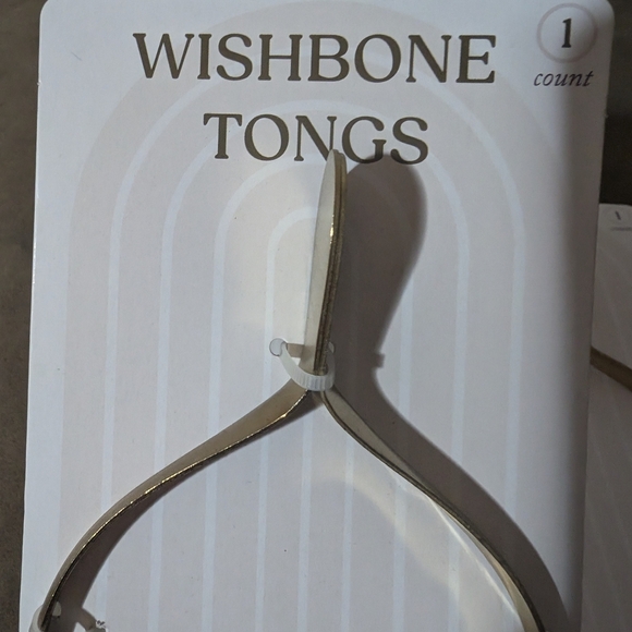🛍️4 For $15🛍️Gold Wishbone Tongs - Picture 2 of 7